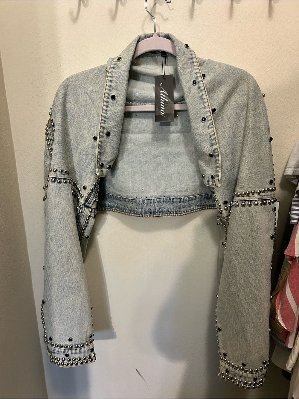 Athina Studded Cropped Denim Jacket Light Wash Silver Studs Women’s L NWT